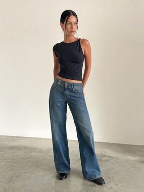 Tommy Hilfiger Low-Rise Hipster Boot Leg Jeans Medium Wash Blue Denim Size 4